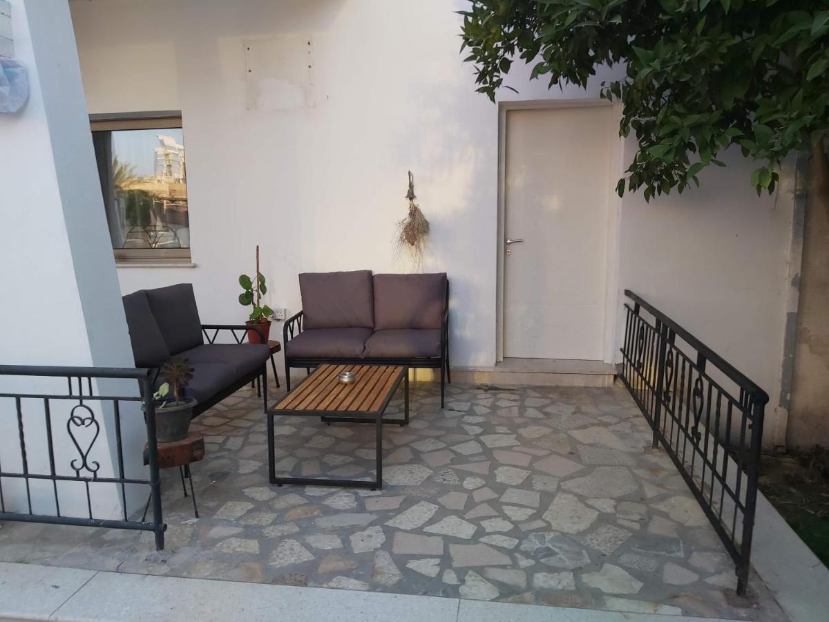 Compact Home Nicosia Exterior photo