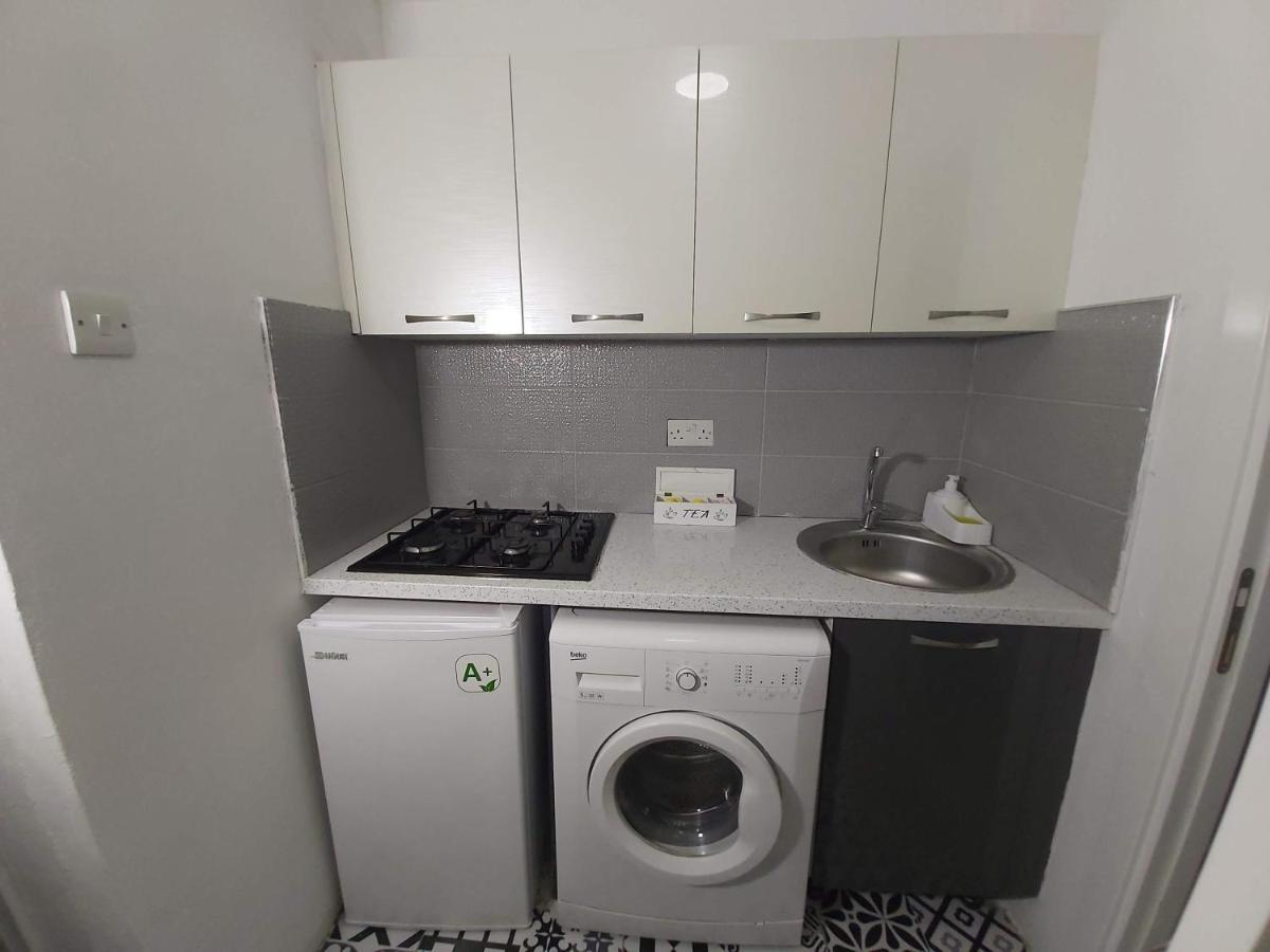 Compact Home Nicosia Exterior photo